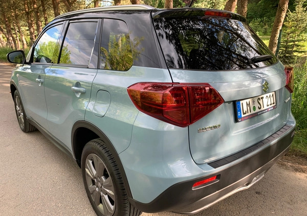Suzuki Vitara cena 82000 przebieg: 17000, rok produkcji 2019 z Radzyń Chełmiński małe 742